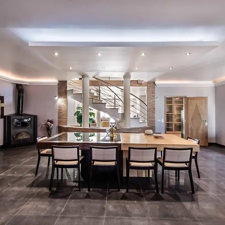 Dourado 빌라 볼리케임