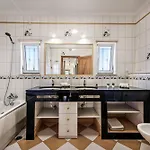 Villa Dourado